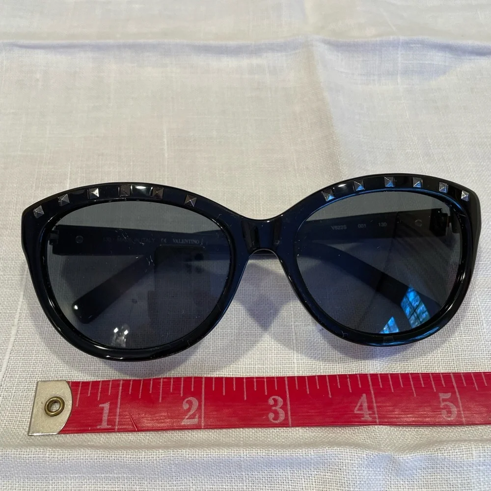 VALENTINO ROCKSTUD SUNGLASSES - Picture 4 of 8